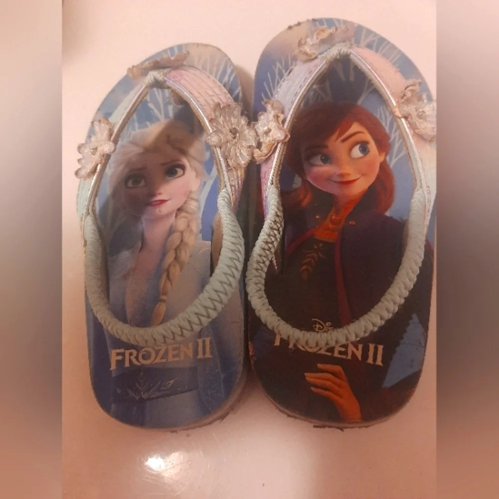 Disney Frozen 2 Shimmer Beach Flip Flop Sandal Girl Thong Size 9-10